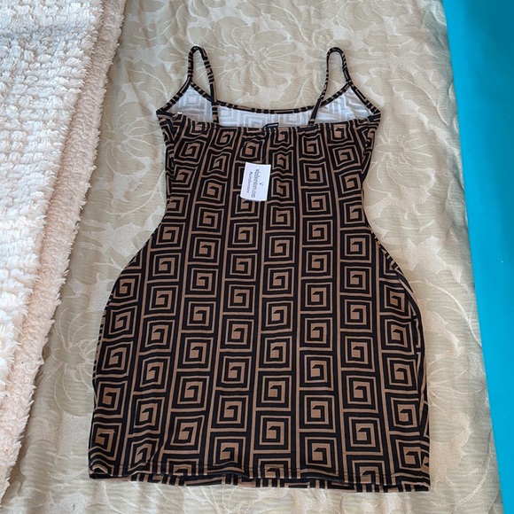 🔥Brand New Designer Inspired   Black / Tan  Dress from Windsors - Picture 8 of 8